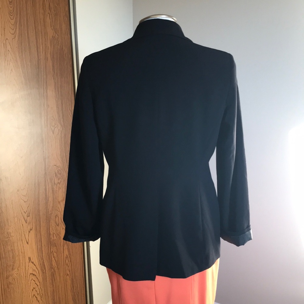 Black jacket - Picture 3 of 5